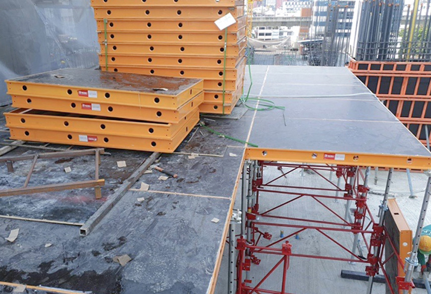 Application du coffrage en alliage d'aluminium assemblé intégralement dans la construction de bâtiments résidentiels de grande hauteur